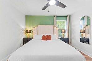 Desk, iron/ironing board, WiFi, bed sheets
