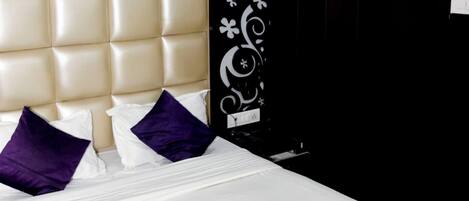 Deluxe Double Room, City View | Free WiFi, bed sheets