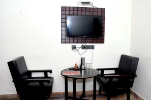 Habitació doble Deluxe, vistes a la ciutat | Wifi gratuïta