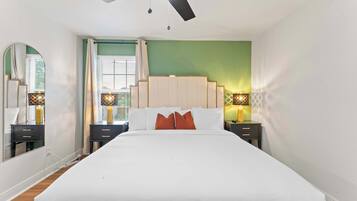 2 bedrooms, desk, iron/ironing board, WiFi