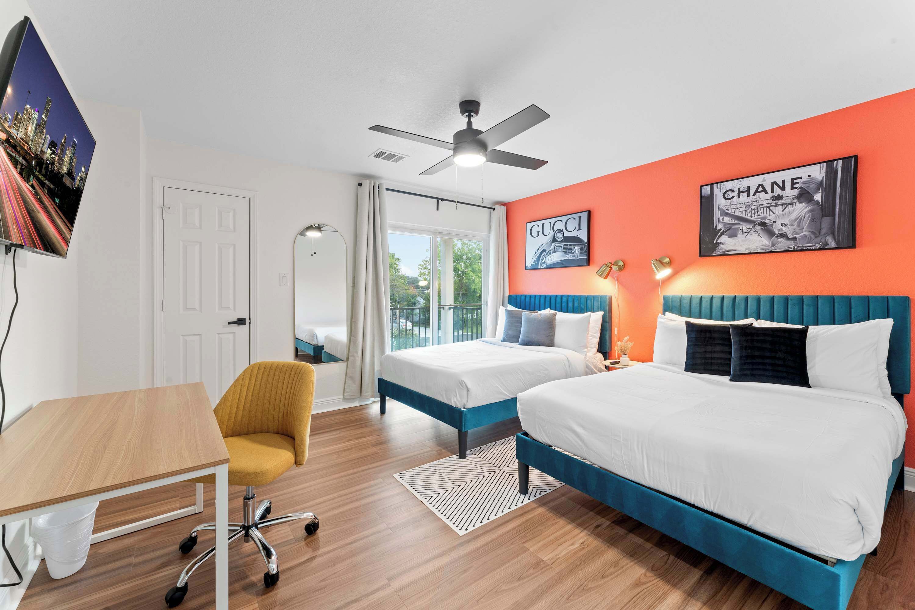 2 bedrooms, desk, iron/ironing board, WiFi