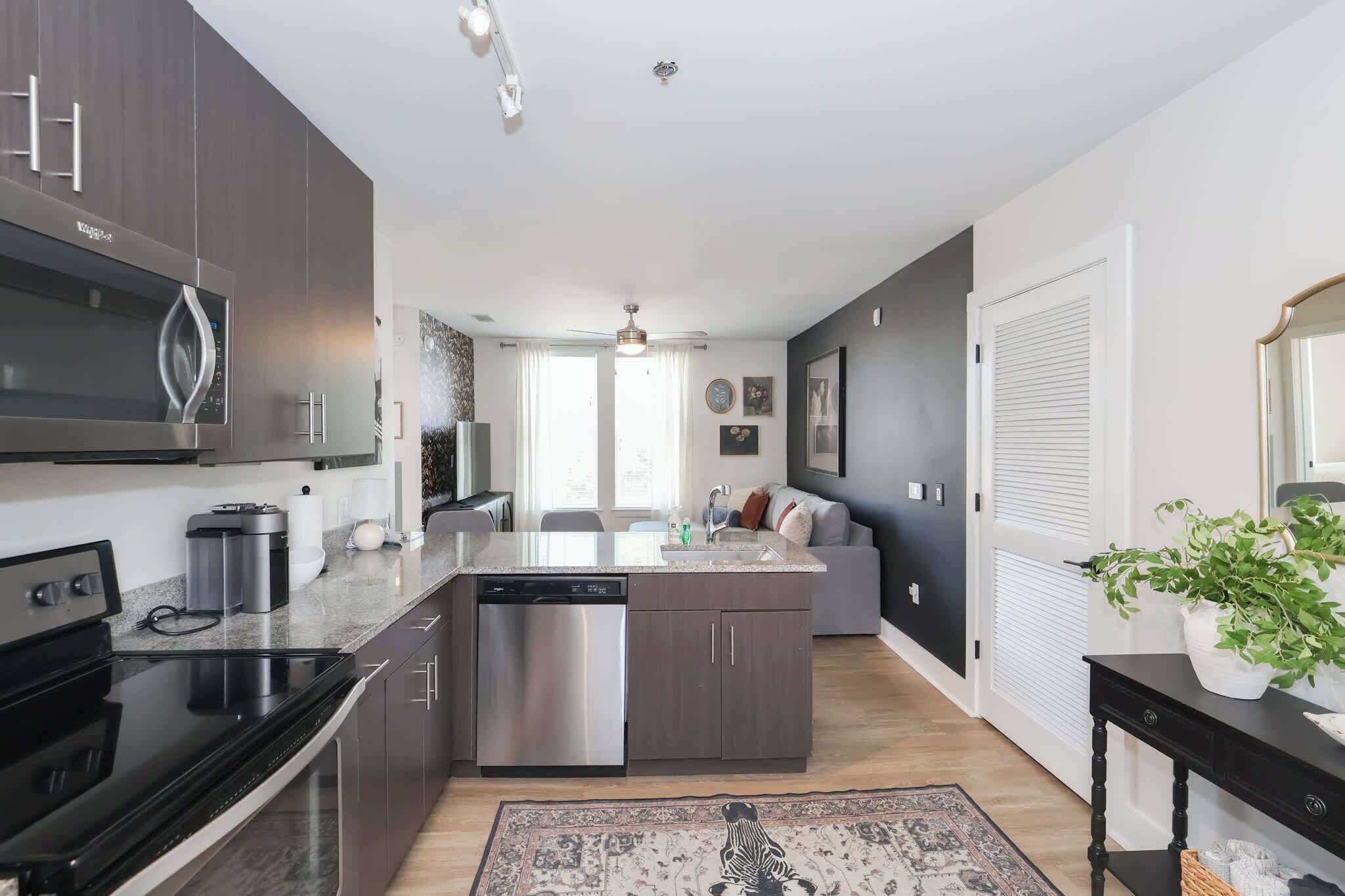 Fridge, microwave, stovetop, dishwasher