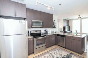 Fridge, microwave, stovetop, dishwasher