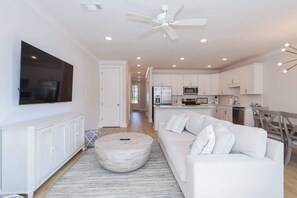 Téléviseur, bureau