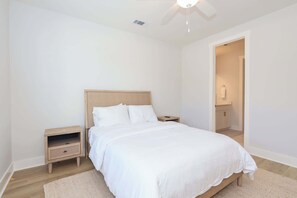 3 bedrooms, iron/ironing board, WiFi, bed sheets