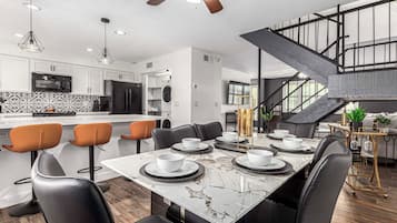 Apartment (3 Bedrooms) | Front of property