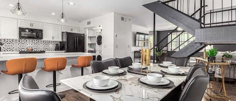 Apartment (3 Bedrooms) | Front of property