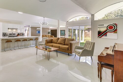 2 Mi to Fsu: Unique Home w/ Patio & Spacious Yard