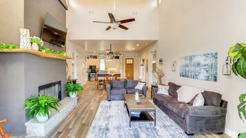 House (4 Bedrooms) | Interior