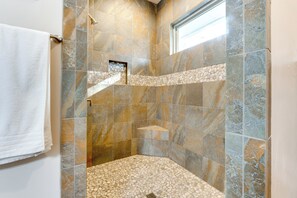 Talo (4 Bedrooms) | Sisätilat