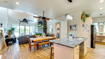 House (4 Bedrooms) | Interior