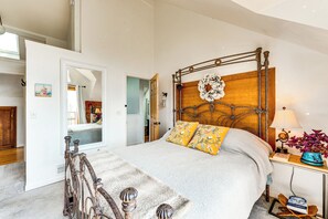 Interior - Trail Access, Hot Tub: Lakefront Boulder Retreat! (Boulder)