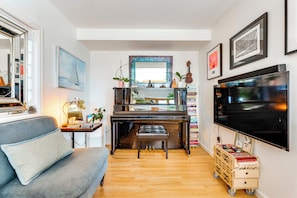 Interior - Trail Access, Hot Tub: Lakefront Boulder Retreat! (Boulder)