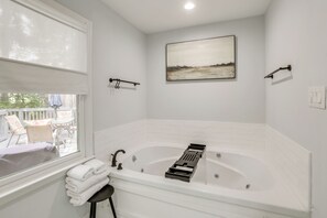 Apartment (4 Bedrooms) | Interior - Getaway w/ Home Gym & Theater Room in Hoover Area (Birmingham)