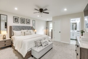 Apartment (4 Bedrooms) | Interior - Getaway w/ Home Gym & Theater Room in Hoover Area (Birmingham)