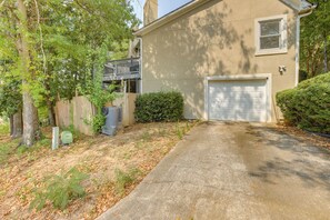 Apartment (4 Bedrooms) | Interior - Getaway w/ Home Gym & Theater Room in Hoover Area (Birmingham)
