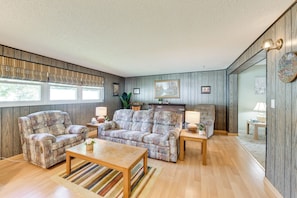 House (3 Bedrooms) | Interior