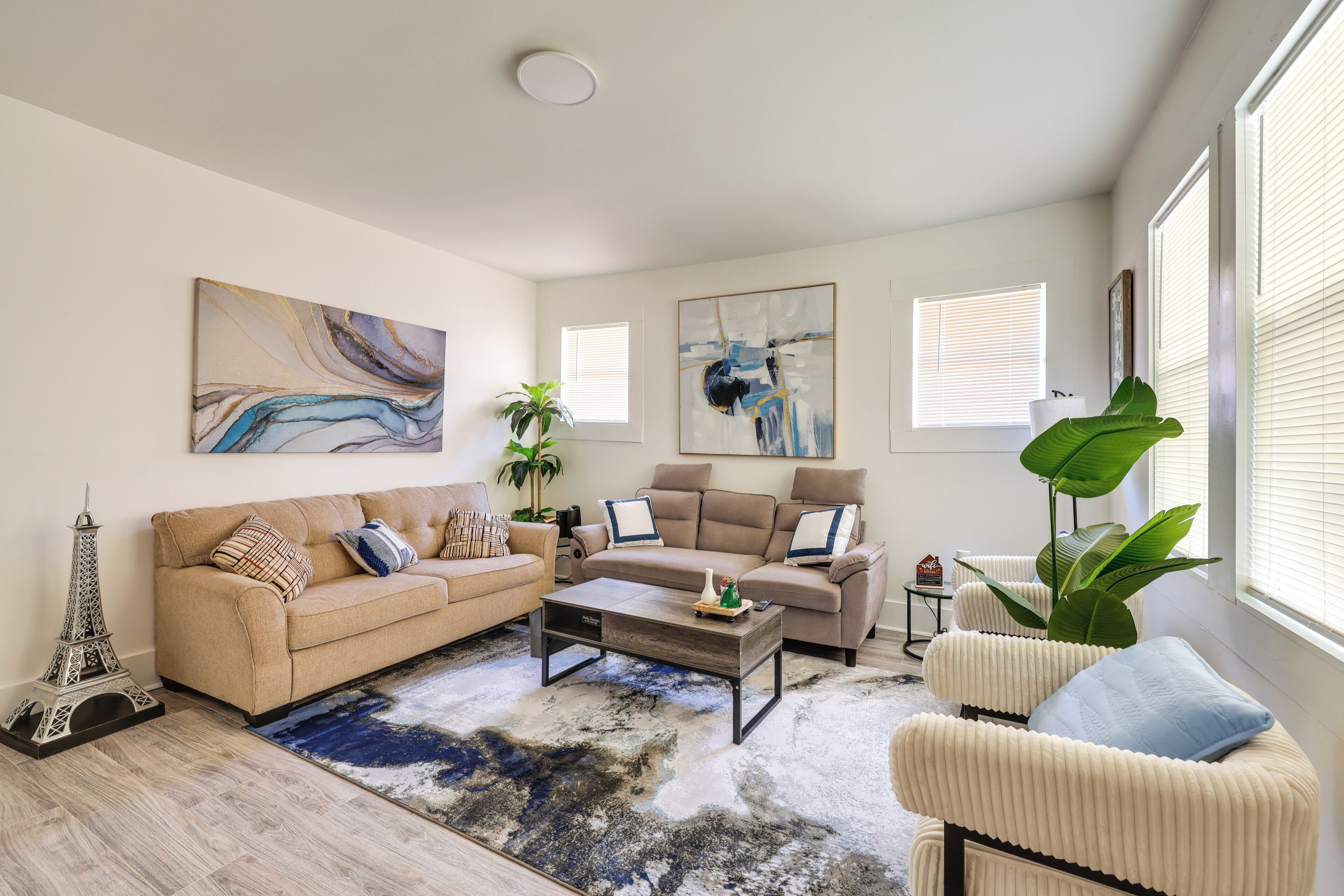 House (3 Bedrooms) | Front of property