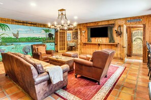 House (4 Bedrooms) | Interior - Sandy Shore & Multi-boat Dock! St Johns River Home (Astor)