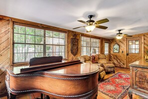 House (4 Bedrooms) | Interior - Sandy Shore & Multi-boat Dock! St Johns River Home (Astor)