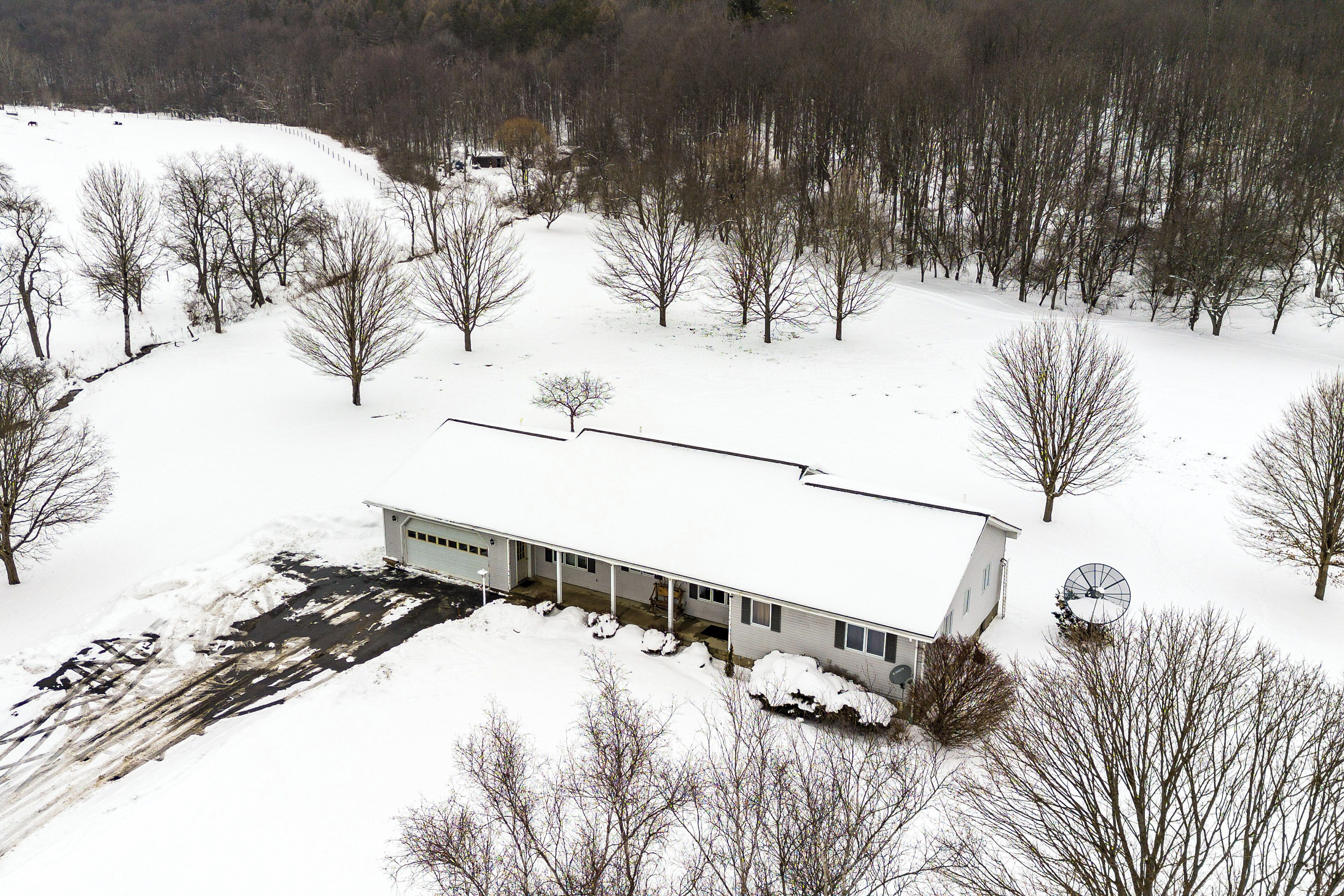 House (3 Bedrooms) | Front of property