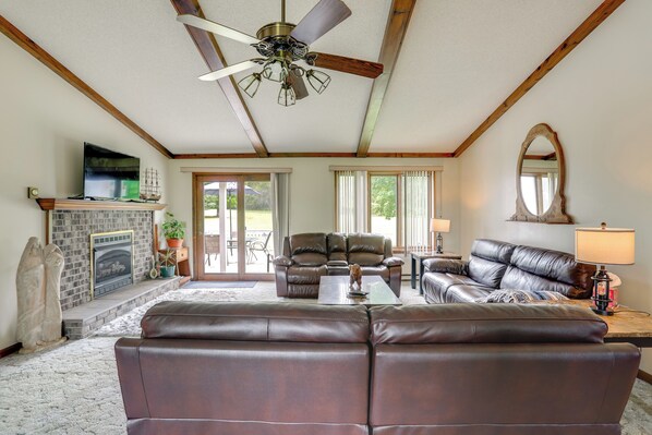 House (3 Bedrooms) | Interior