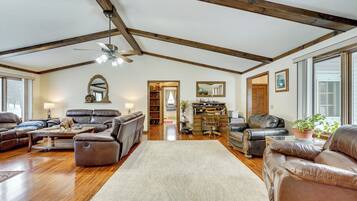 House (3 Bedrooms) | Interior