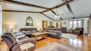 House (3 Bedrooms) | Front of property