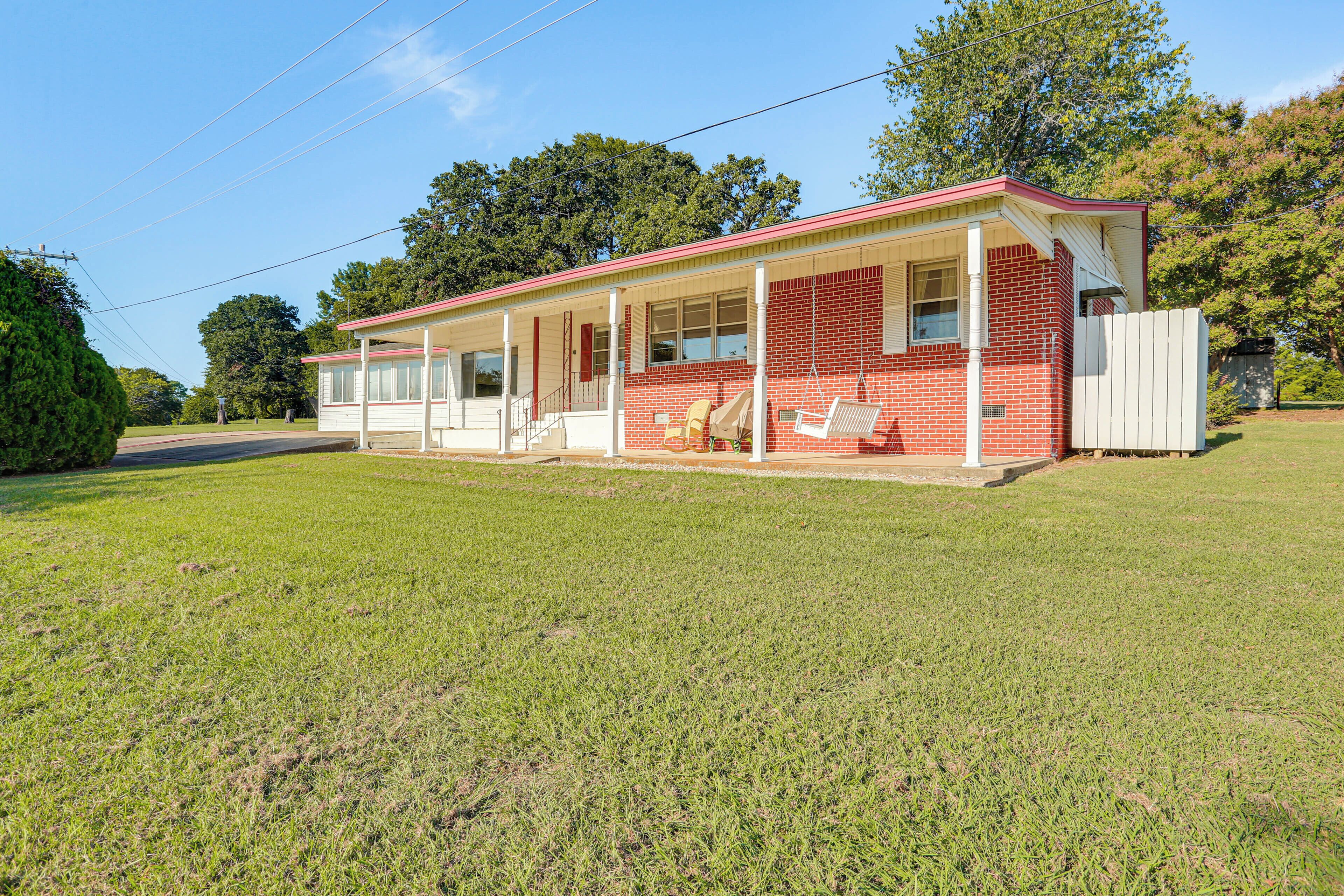 House (4 Bedrooms) | Front of property
