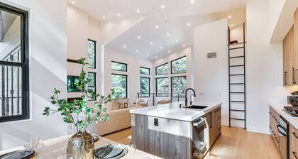 4 Mi to Soda Springs Resort: Hot Tub Hideaway!