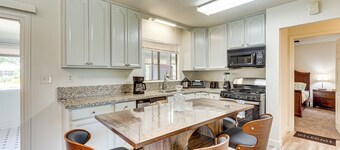 Hemet Retreat w/ Peak Views + 2 Saunas