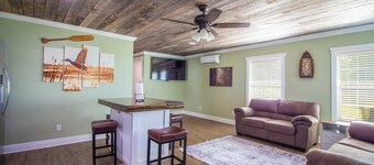 Private Dock: Des Allemands Cabin on the Bayou!