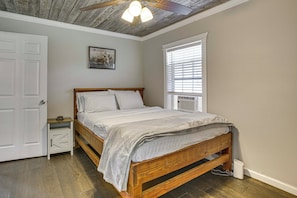 Interior - Private Dock: Des Allemands Cabin on the Bayou! (Des Allemands)