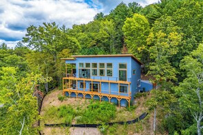 House (4 Bedrooms) | Interior - Mtn-view Decks & Fire Pit: Quiet Brasstown Escape (Brasstown)