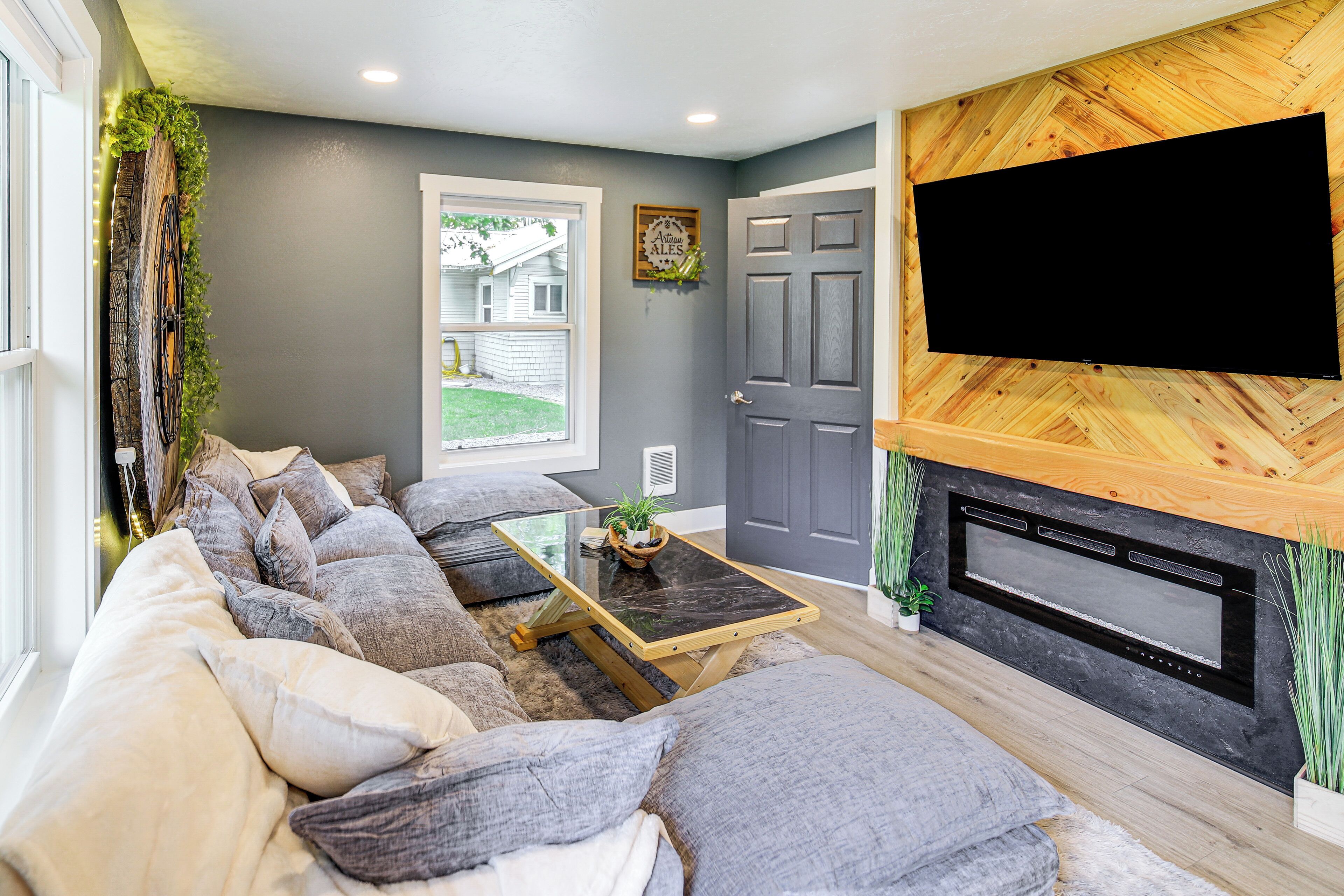 House (2 Bedrooms) | Front of property