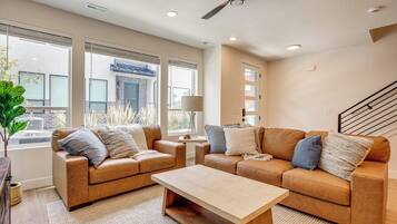 Apartment (3 Bedrooms) | Depan hartanah