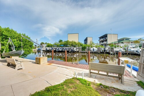 'the Waterfront Cottage' w/ Dock in Goodland!