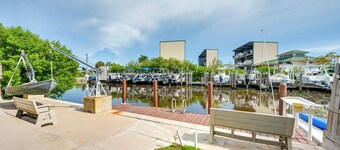 'the Waterfront Cottage' w/ Dock in Goodland!