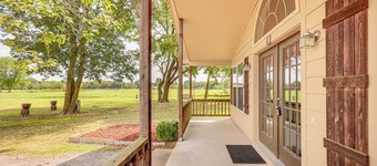 3 Mi to Arkansas River: Rural Family Home w/ Yard