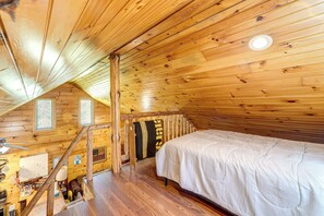Interior - Rustic, Woodsy Cabin in Palestine w/ Pool Table! (Palestine)
