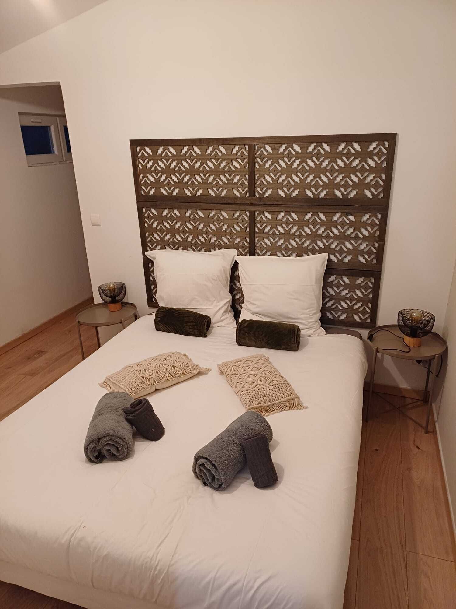 6 slaapkamers, een strijkplank/strijkijzer, reisbedje, gratis wifi