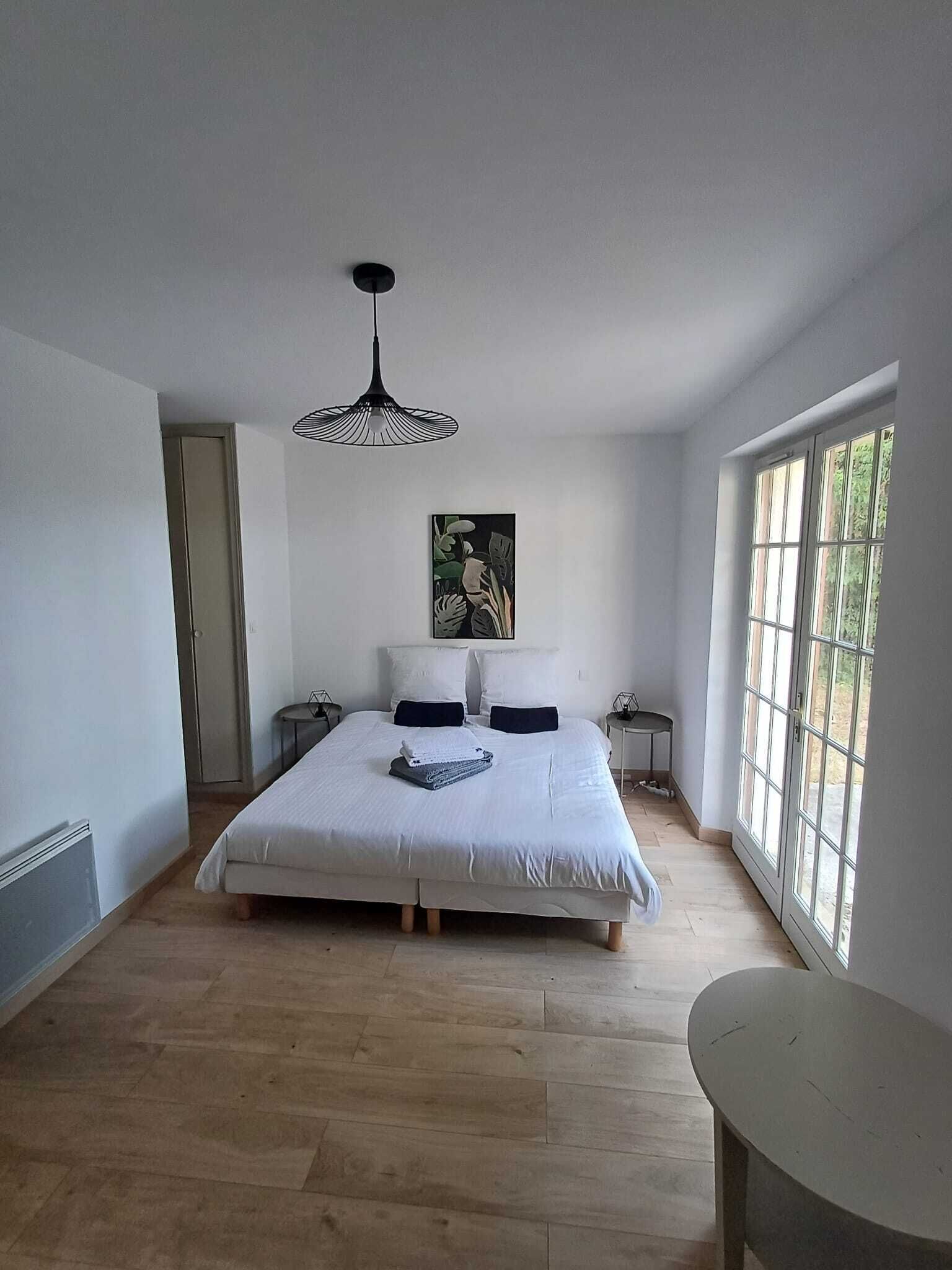 6 chambres, fer et planche à repasser, lit parapluie, Wi-Fi gratuit