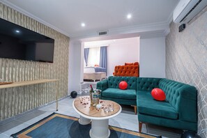 Exclusive Double Room | Living area