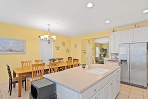 Fridge, microwave, oven, stovetop - 5 Corner Store Ln Sunset Island | Resort Community (Ocean City)