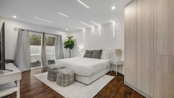 Luxury House, Multiple Beds, Pool Access, Mountain View (Shirley Lane) | 3 bedrooms, individually decorated, individually furnished, desk