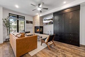 Smart TV, fireplace - River West Riverfront Condo - Fantastic Year-Round Location! (Silverthorne)