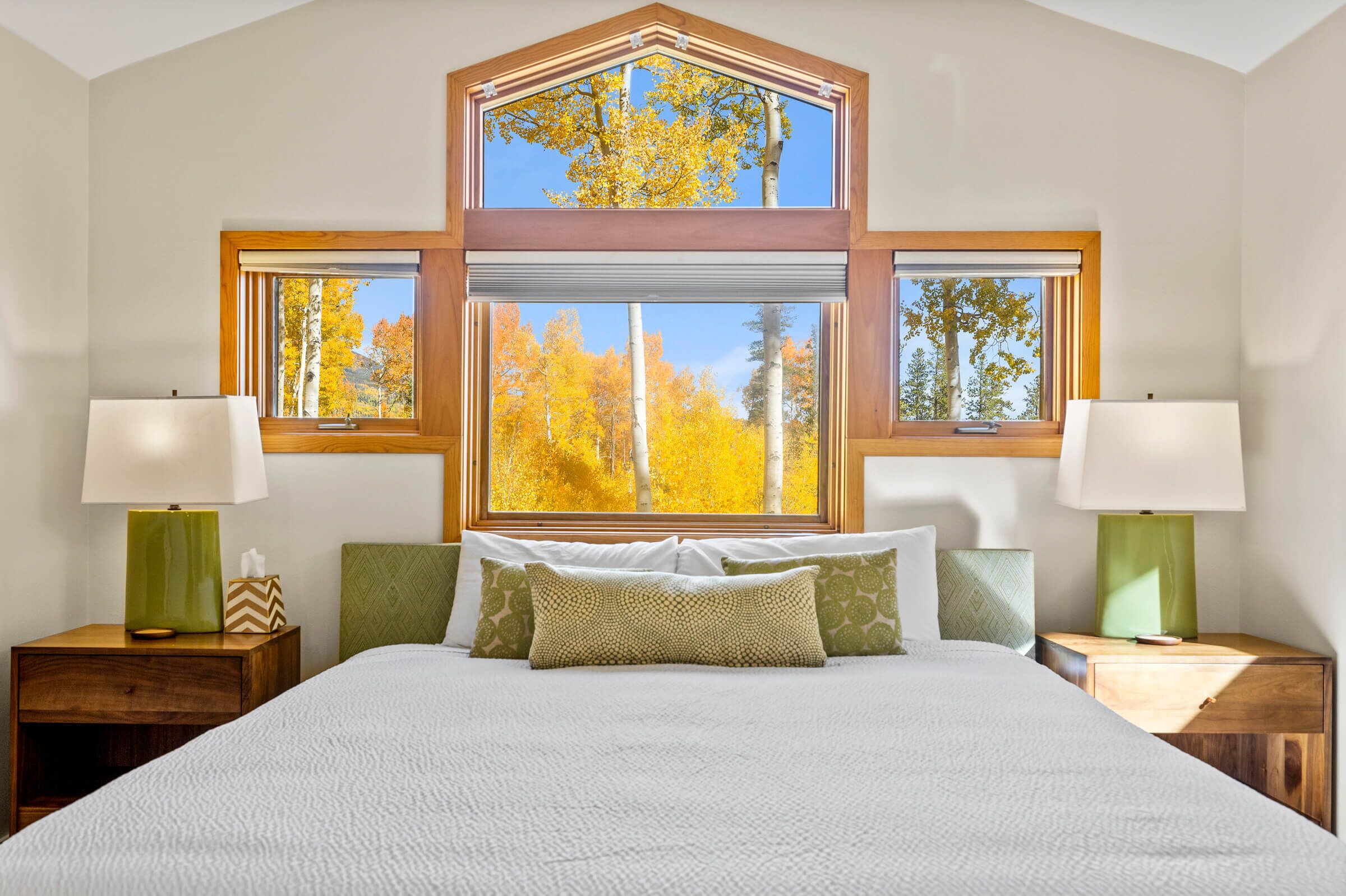 4 bedrooms, desk, iron/ironing board, free WiFi