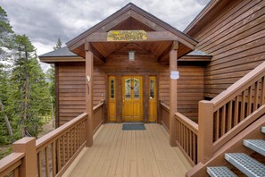 تفاصيل الفندق من الخارج