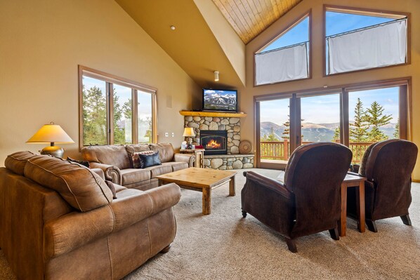 Smart TV, chimenea y tenis de mesa 