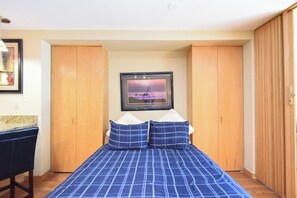 Desk, free WiFi, bed sheets